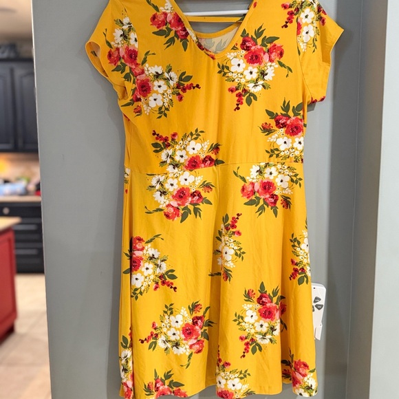 Floral Yellow Dress - Picture 2 of 2